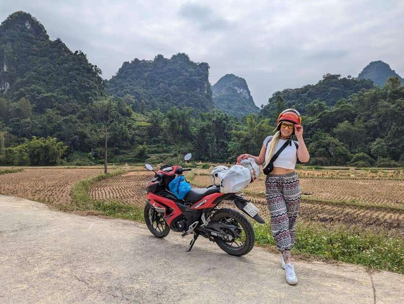 Cao Bằng: Ban Gioc Waterfall Full-Day With Local Guide - Ban Gioc Waterfall by boat: up close, with water on you