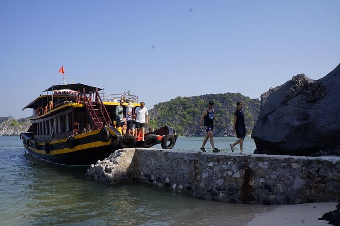 Cat Ba Abseiling Tour - Explore The Biggest Lagoon of Lan Ha Bay - Hồ Hang Vẹm Lagoon: caves, kayaking, and real vertical fun