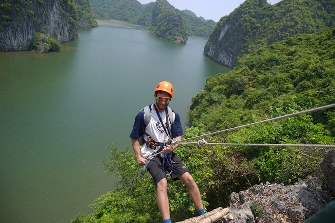 Cat Ba Abseiling Tour - Explore The Biggest Lagoon of Lan Ha Bay - Getting started: the 8:00am meeting point at 200 Núi Ngọc