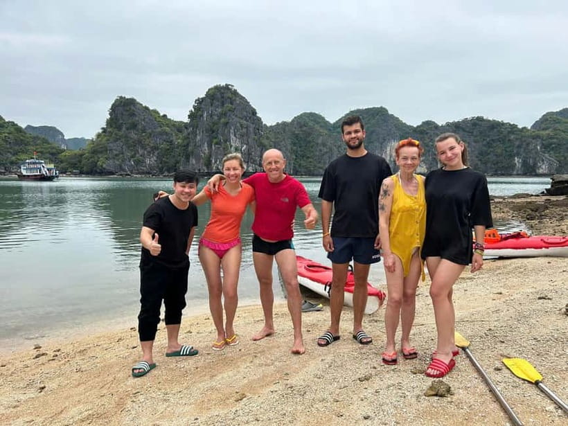 CAT BA AMAZING: FULL DAY BOAT TOUR LAN HA AND HA LONG BAY - Cat Ba langur and wildlife watching: the best approach is patient