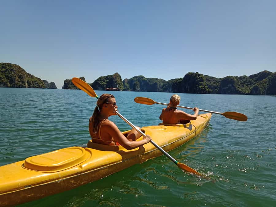 Cat Ba Island: Full-Day Cruise to Lan Ha Bay and Ha Long Bay - Sunset Return: Quiet Bay, Drinks, and a Slower Ending