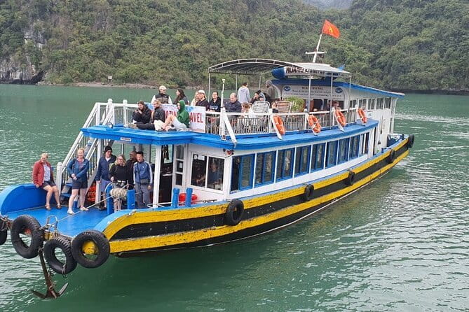 Cat Ba: Lan Ha Bay & Ha Long Bay Boat Trip, biking, kayakin,lunch - Kayaking near Bright and Dark Caves: fun paddling with cave drama