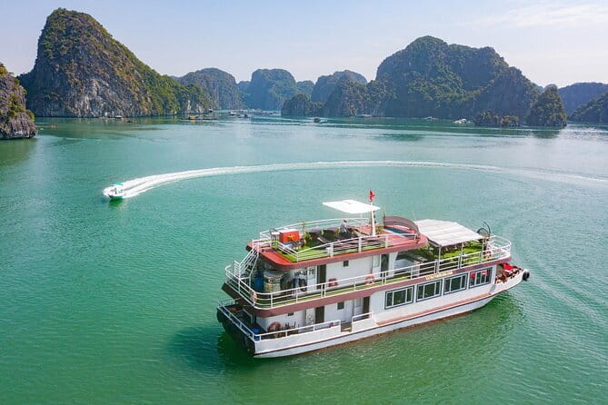 Cat Ba: Sunset & Bioluminescent Kayaking on Lan Ha Bay - Key things to know before you go