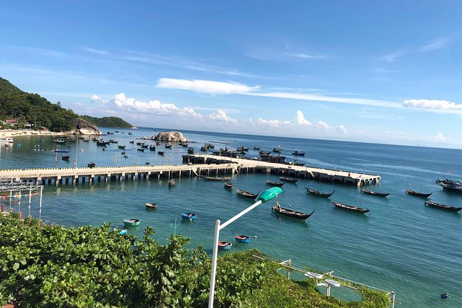 Cham Island Day Tour & Snorkeling from Hoi An with Group tour - Lunch on the Island: Grilled Seafood and Practical Tips