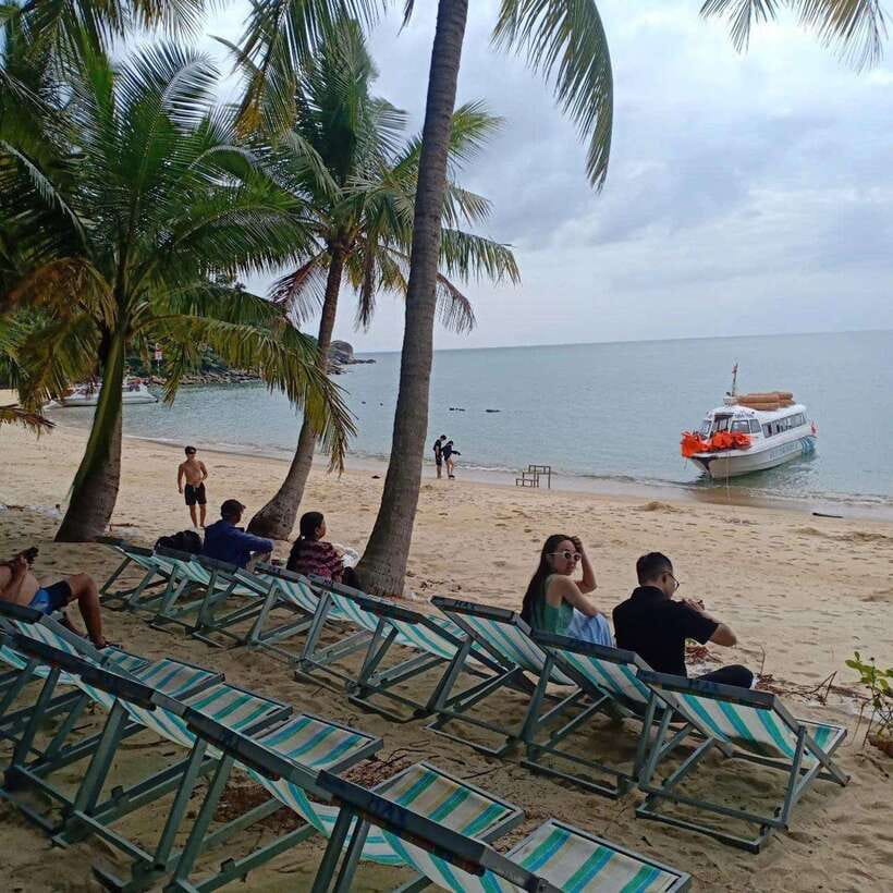 Cham Island: Snorkeling Tour by Speed Boat From HoiAn/DaNang - Cham Jungle Restaurant seafood lunch: why the middle matters