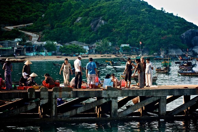 Cham Island Tour Snorkeling -Sunbathing - Nice Beach - Speedboat - Handling the real-world friction: crowds, delays, and tips