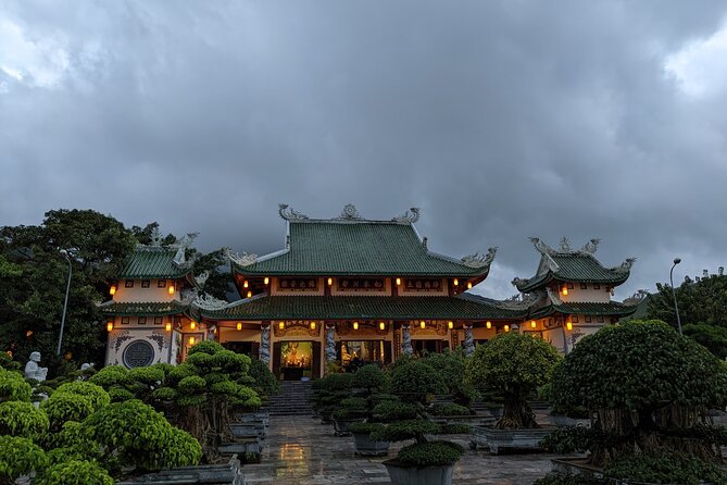 Chan May Port : Private tour to Golden Hand Bridge - Ba Na Hills - Golden Bridge with the giant stone hands: how to get the most