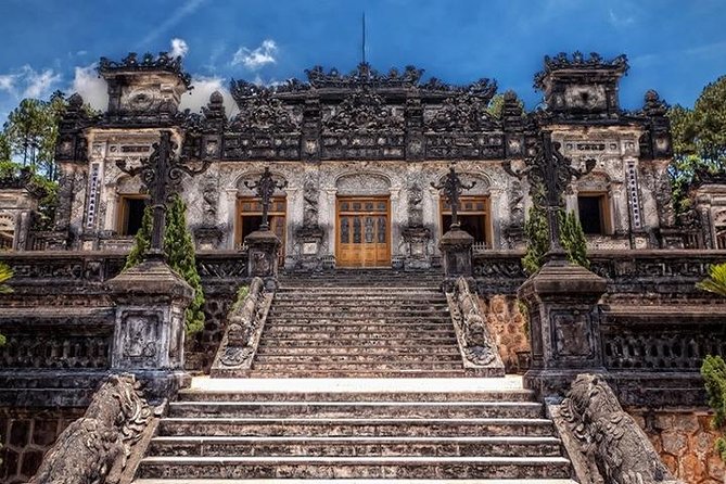 Chan May Port to Hue, Hoi An or Golden Hand Bridge of Bana Hills - Option 1: Hoi An Ancient Town, Lap An Lagoon, and Hai Van Pass road views