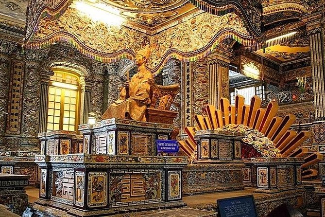 Chan May Port to Hue, Hoi An or Golden Hand Bridge of Bana Hills - Option 3: Ba Na Hills, Golden Hand Bridge, and cable car scenery