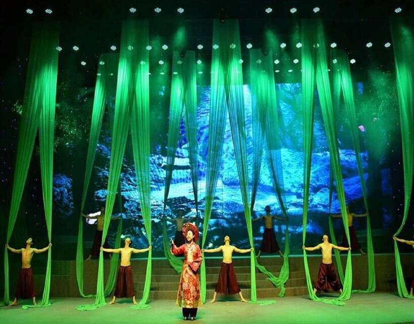 Charming Da Nang Show: Culture, History, Art Vietnamese Show - Getting there the easy way: check in by 16:30