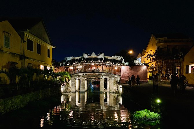 Coconut Basket boat, City tour, Boat ride, Night market from DN - Hoi An Ancient Town: what you see in 2 hours (and what costs extra)