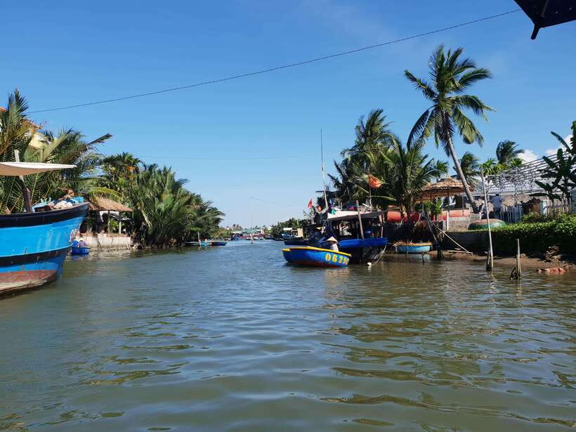 Coconut Basket Boat Ride and Floating Lantern Boat by Night - How the Staff and Guides Make It Easier