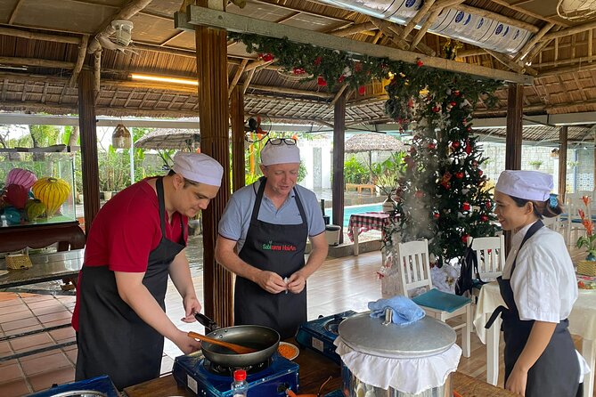 Coffee Class & Basket Boat Experience or Lantern Class -optional - Massage before cooking: the small break that makes the class feel better