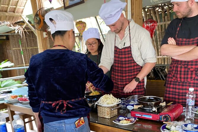 Cooking Class and Tasting Pho in Da Nang with Local Chef - Pho in Da Nang: Beef or Chicken Noodles the Local Way