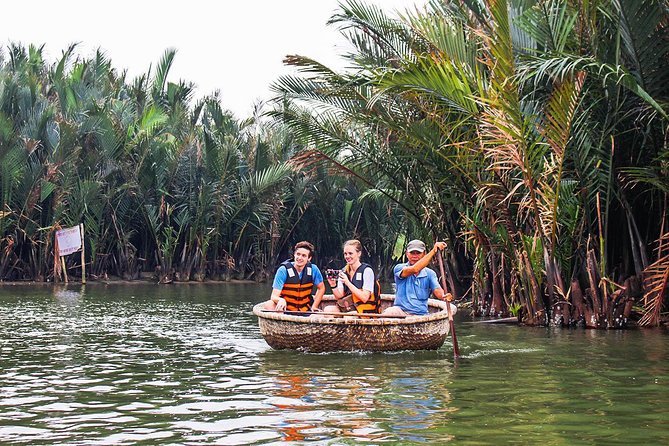 Cooking Class Hoi An:Local Market, Basket Boat, Fishing & Cooking - The Family Restaurant Welcome Drink: A Quick Pause Before Cooking