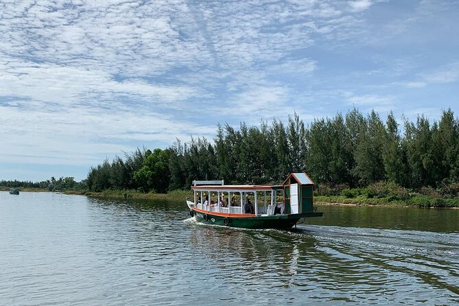 Cooking class, market tour and basket boat tour - Quick takes