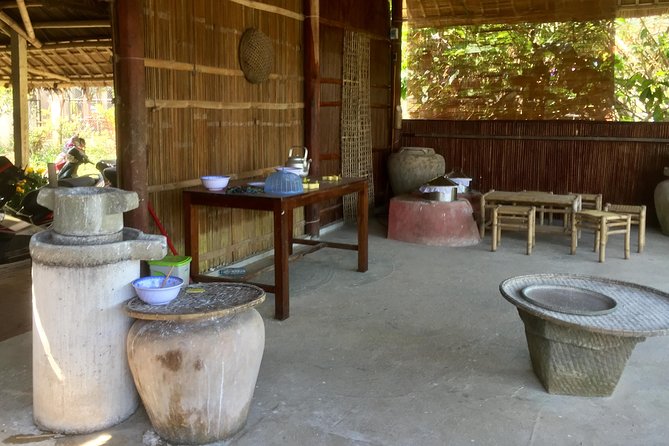 Cooking class, market tour and basket boat tour - Hotel Pickup and Meeting the Team: Who Runs the Day