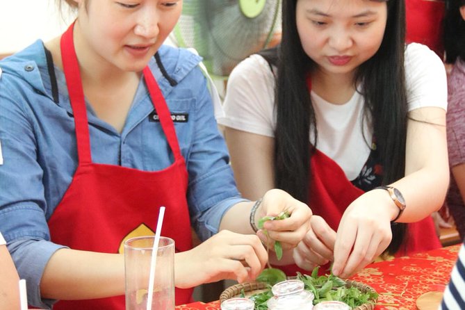 Cooking with Jolie in Hoi An and Lantern making class (JHA4) - 13:15 lantern making: your take-home Hoi An souvenir