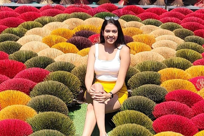 Craft Village Tour (Quang Phu Cau, Bat Trang, Chuong Conical,...) - Chuong Village Conical Hats: A Very Short Stop That Still Helps