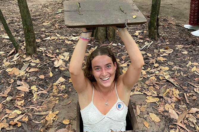Cu Chi Ben Duoc Tunnels Tour (max 12 people) with Private Option - Limousine (VIP) vs standard small-group: comfort vs cost