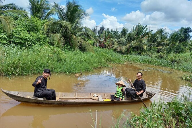 Cu chi Tunnel & Mekong Delta Full Day BBQ Lunch Lux Group 10 pax - Mekong Bee Farm Stop: Honey Tea, Python Photos, and Finger Bananas