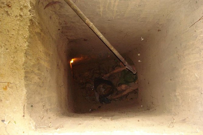 Cu Chi Tunnels and Cao Dai Temple private tour full day - Stop 1: Cao Dai Temple and the noon ceremony experience