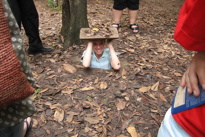 Cu Chi Tunnels and Cao Dai Temple private tour full day - Lunch at a local restaurant: refuel without losing the day