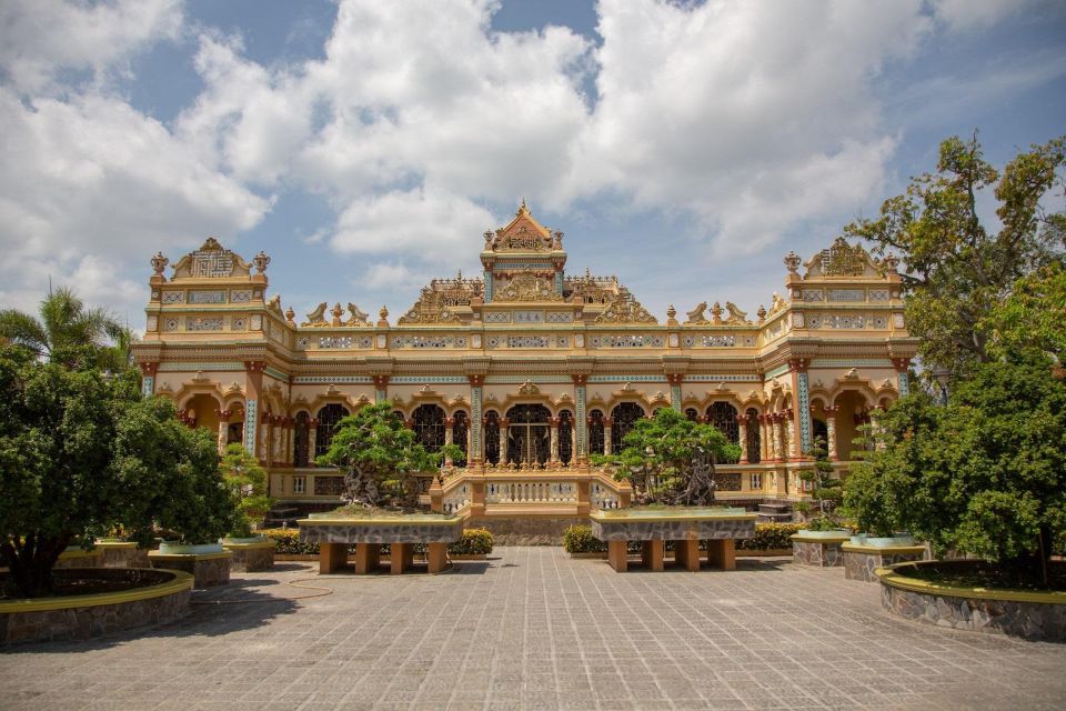 Cu Chi Tunnels and Mekong Delta Adventure 1 day - Vinh Trang Pagoda: the calm finish if the schedule holds