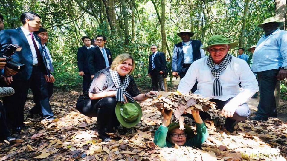 Cu Chi Tunnels and Mekong Delta Adventure 1 day - Wartime snack at Cu Chi: tapioca and pandan tea