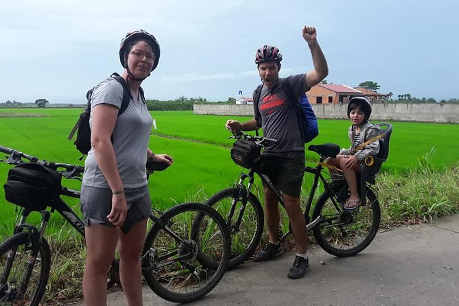 Cycling Mekong Delta Ben Tre 2days - Canal time on Day 1: why the rowboat-style segments matter
