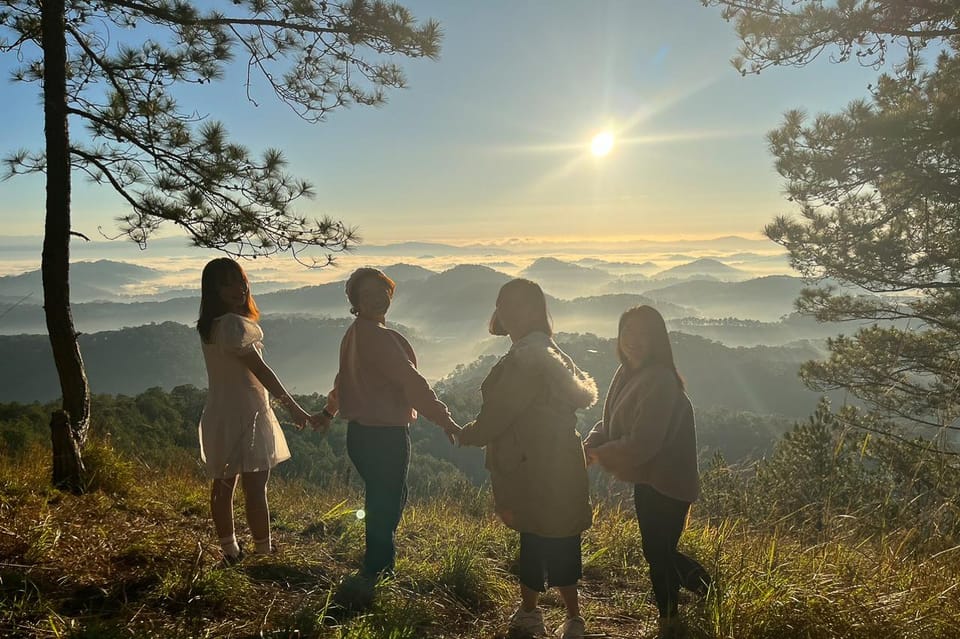 Da Lat: Chasing the Sunrise - A Mini Trek Adventure - The local breakfast moment: bánh căn and what it adds to the tour