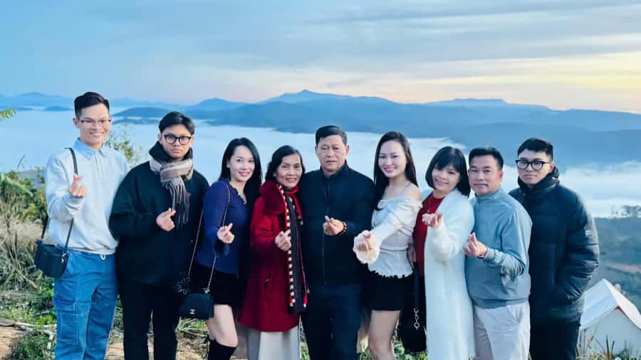 Da Lat: Cloud Hunting and Nature Morning Tour - Panorama Cloud Hunting Spot: Sunrise, Warm Drinks, and Photo Assist