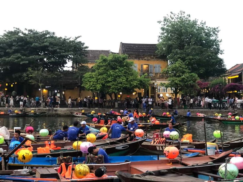 Da Nang : Basket Boat Ride - Hoi An City - Release Lantern - Dinner in Hoi An: one local dish that helps you plan the rest of the evening