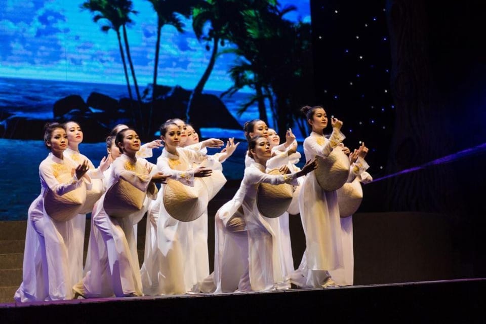 Da Nang: Charming Da Nang Show Ticket - What You’ll See on Stage: Costumes, Acrobatics, and Crowd Energy