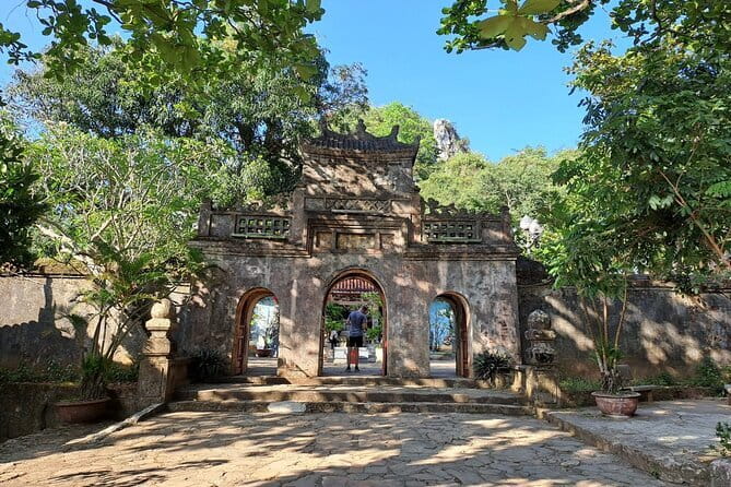 Da Nang City Sightseeing Private Tour With Funny Tour Guide - Dragon Bridge: quick, fun, and photo-ready