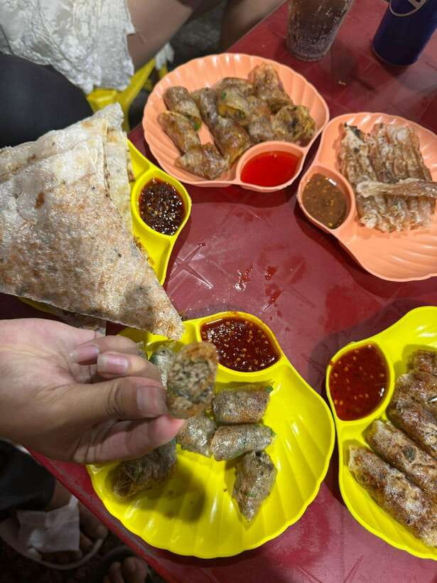 Da Nang City Street Food Private Tour With Local Students - What to wear and bring so the ride feels easy