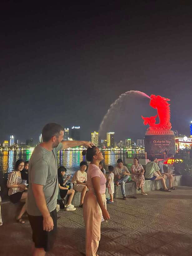 Da Nang: Culinary Tour by Night - Han River cruise for 45 minutes: the calm break in the middle