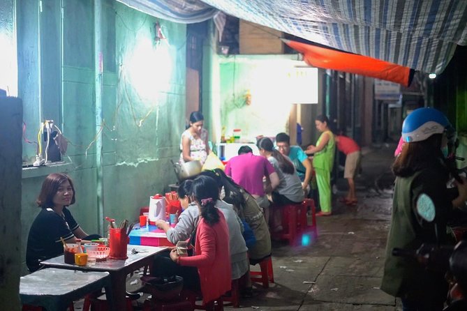 Da Nang Evening Food Tour - Anh’s ordering help: the real value when language gets in the way
