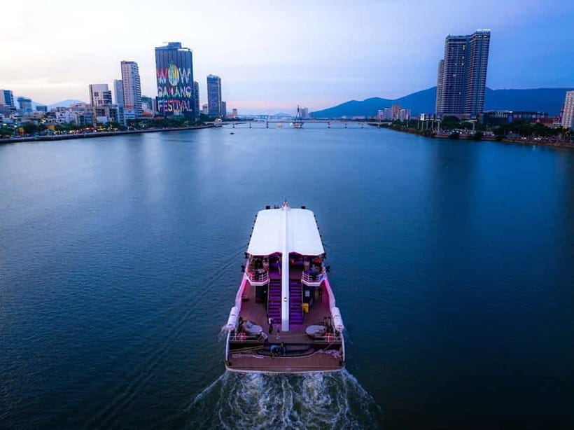Da Nang: Experience a Magical Sunset Dinner Cruise in DN Bay - The set menu dinner: Asian-European comfort, with limited choices