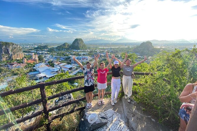 Da Nang Explore: Lady Buddha, Monkey Mountain & Am Phu Cave Tour - Lunch: My Quang with a guide’s timing and a quick ordering trick