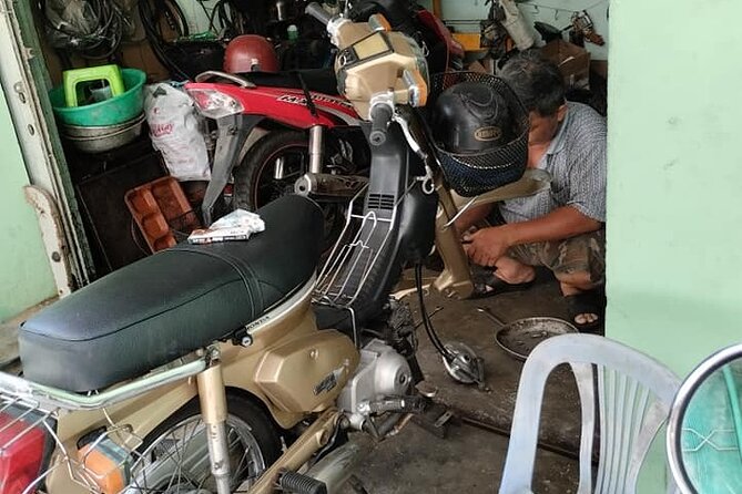 Da Nang Fully Local Experience with Friendly Females Riders - Tran Thi Ly Bridge: A Short Stop With War-Time Context