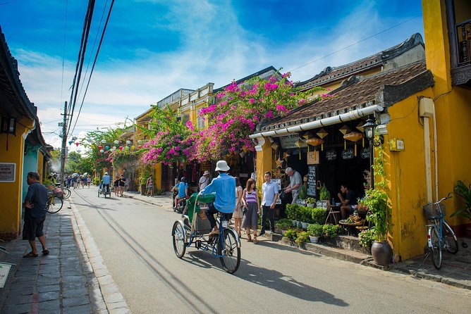Da Nang: Half-day Hoi An Heritage Walk - Hoi An Market: where the town teaches you how to look