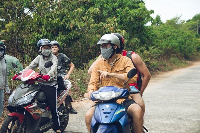 Da Nang Motorbike Tour with Local Guide-Food, Culture-Hidden Gems - Mi Quang Dung: lunch that teaches you what Da Nang tastes like