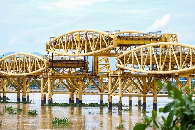 Da Nang Night Foodie Tour City and Han River Cruise By Private - The Han River Cruise: Cold Beer, Fruit, Champa Dance, and Bridge Views