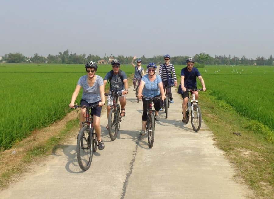 Da Nang or Hoi An: Countryside Bike & Basket Boat Tour - Traditional Fishing: Hands-On, Learnable, and Surprisingly Fun