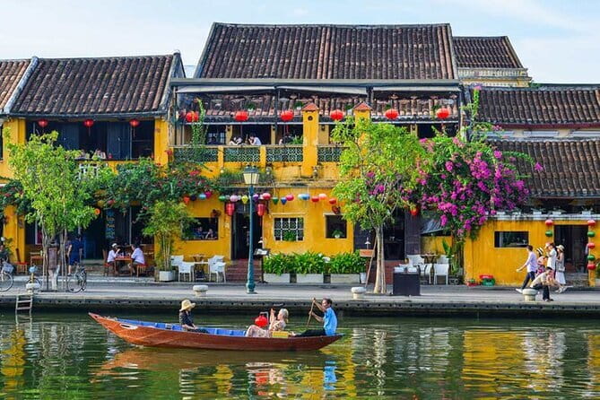 Da Nang: Round trip transfer to My Son sanctuary & Hoi An ancient - Getting picked up in Da Nang and heading to My Son (1 to 1.5 hours)