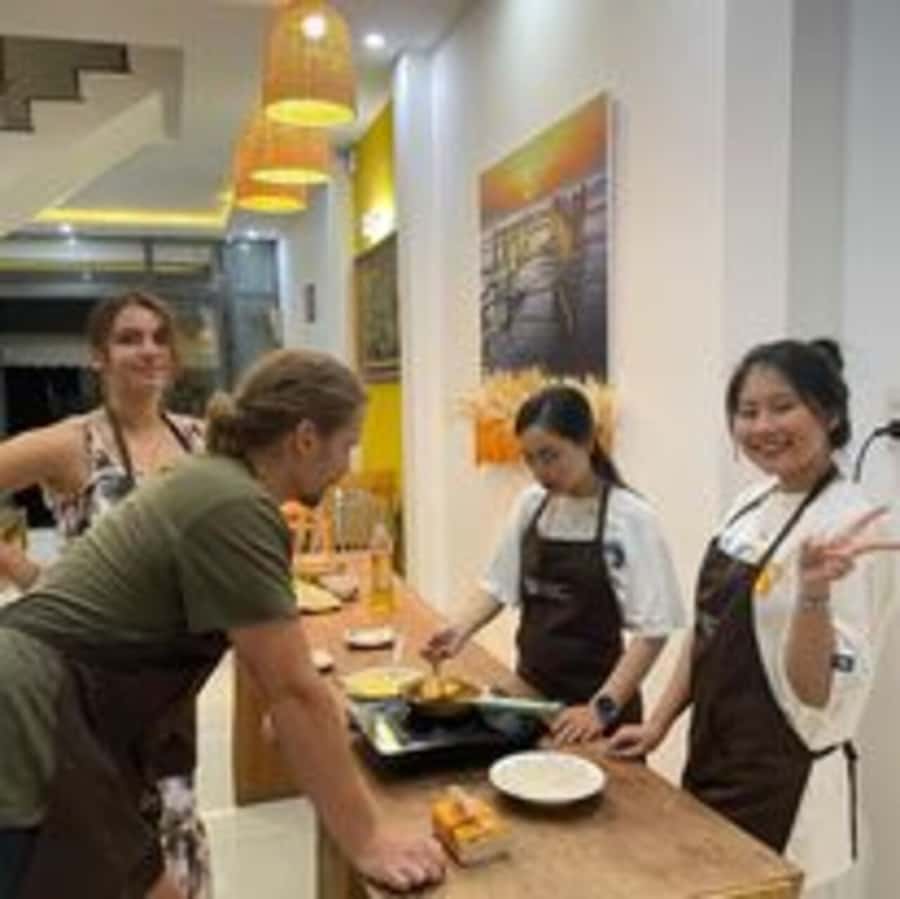 Da Nang: Traditional Cooking Class and Pho with Local Girl - Da Nang Traditional Cooking Class: Why a Home Kitchen Beats a Restaurant Meal