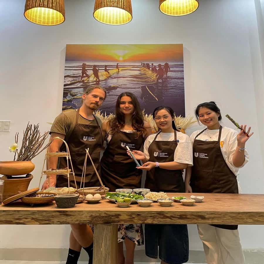 Da Nang: Traditional Cooking Class with meal in Local Family - Hands-on Vietnamese cooking: spring rolls and beef noodles