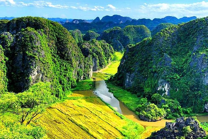 Daily Limousine Bus Transfer from Hanoi to Ninh Binh or Return - Onboard Wi‑Fi and Water: Small Perks That Actually Help
