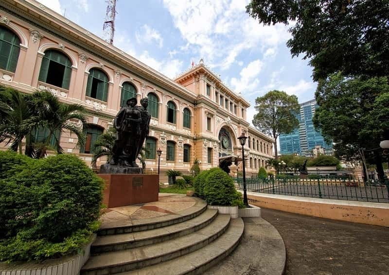 Daily Small Group Tour to Saigon City and Cu Chi Tunnels - A long, structured day linking Saigon to Cu Chi